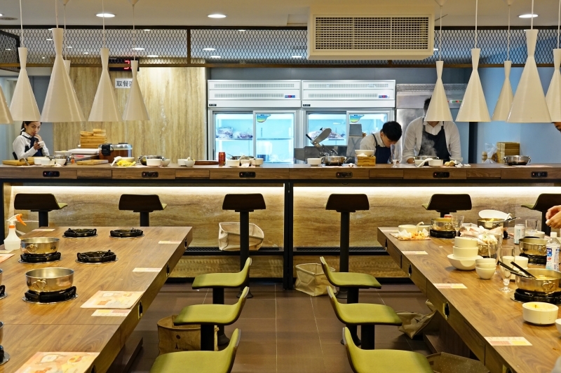 跳躍的宅男 - [大安區美食] 肉食族看這裡! 美國自然牛一公斤只要790元 吃得爽又美味健康 鮮切冷藏肉 日本A5和牛、金門酒糟牛，生食等級日本干貝  Shabu Nana日式涮涮鍋奈奈-捷運忠孝復