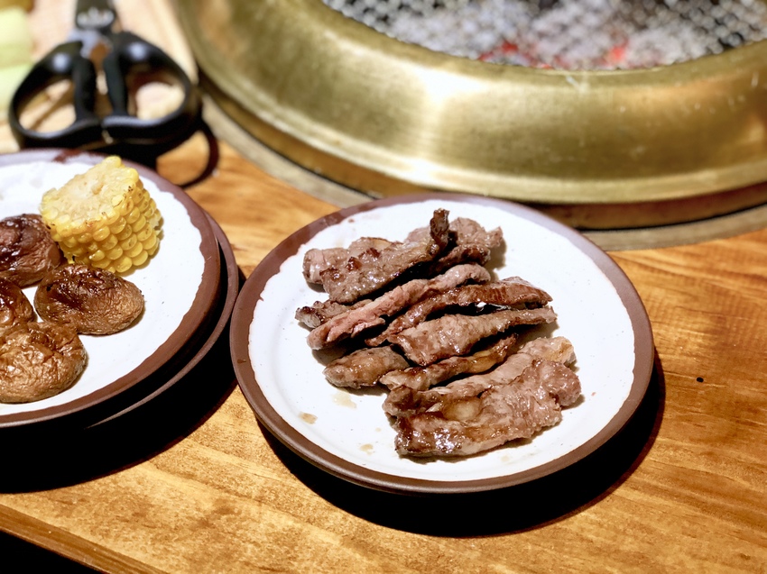 [新北中和] 下班讓我們約在米炭火燒肉小酒館小酌一起過聖誕跨年