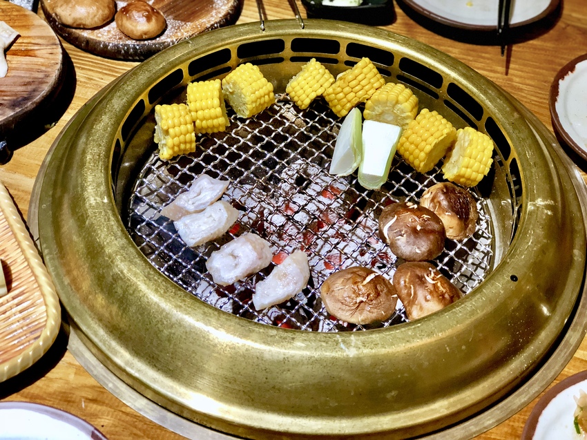 [新北中和] 下班讓我們約在米炭火燒肉小酒館小酌一起過聖誕跨年