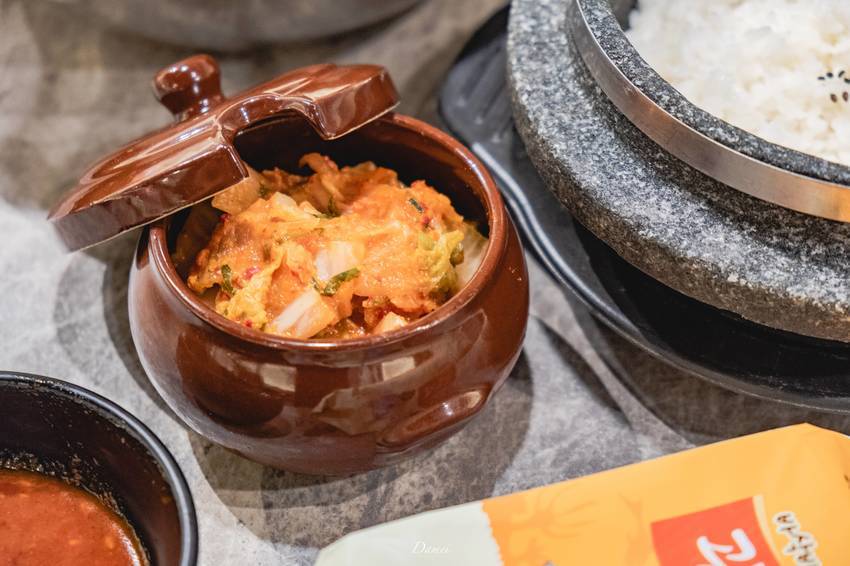 高雄三民｜哈肉鍋-哈肉鍋-不只是大肉盤，還有無限量供應的吃到飽自助吧任你吃