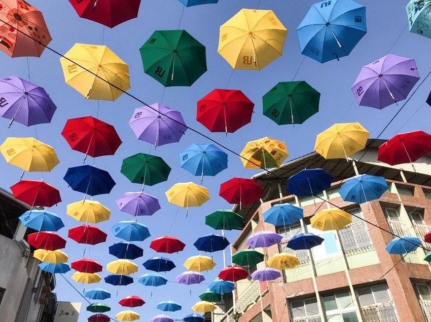 傘傘惹人愛,高雄最繽紛亮麗浪漫後驛商圈 X 網美必拍