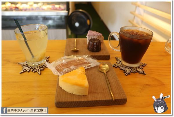 花前月下：[食記]►台南新市區◄花前月下乾燥花x乳酪蛋糕專門店/莓有如果/鹹甜起司/法式可麗露/金磚費南雪/冰釀咖啡/正韓柚子茶