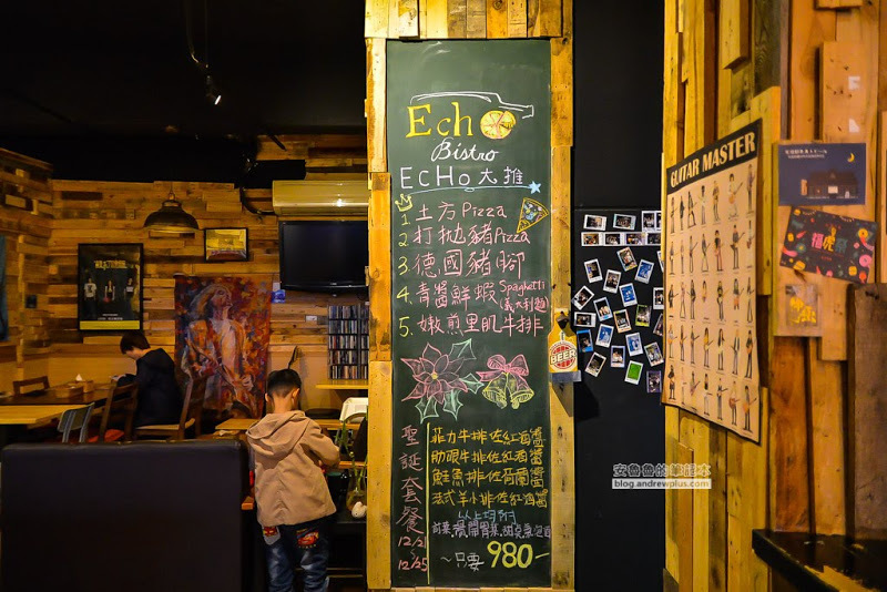 Echo Bistro-永和pizza餐酒館和朋友一起喝生啤酒吃披薩
