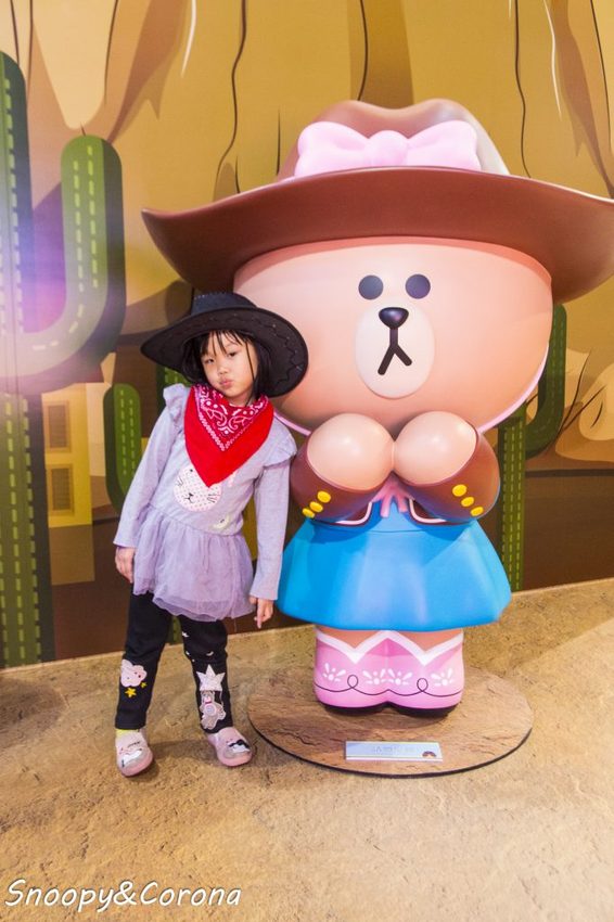 【展覽．台北】LINE FRIENDS世界巡迴之旅～坐上熊大航空旅行全世界，近四米高的雪白熊大首度現身