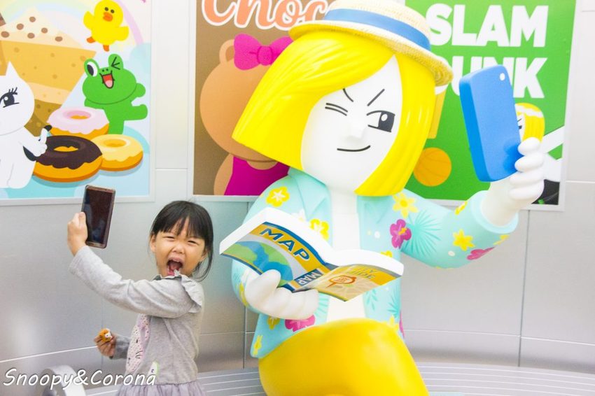 【展覽．台北】LINE FRIENDS世界巡迴之旅～坐上熊大航空旅行全世界，近四米高的雪白熊大首度現身