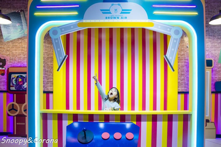 【展覽．台北】LINE FRIENDS世界巡迴之旅～坐上熊大航空旅行全世界，近四米高的雪白熊大首度現身