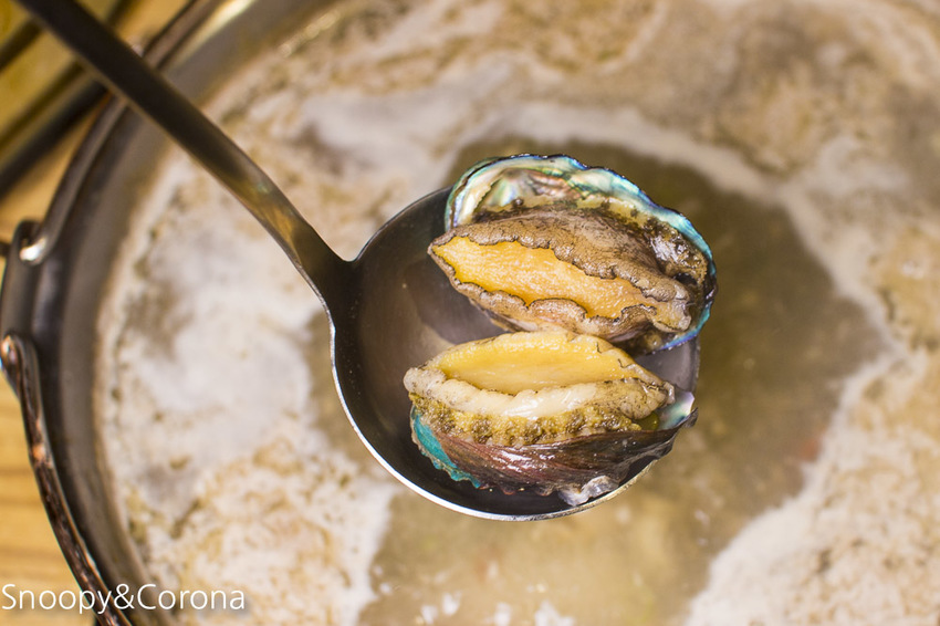 【台北美食】東區火鍋｜東區火鍋吃到飽｜火鍋殿～卜卜鍋滿滿蛤蜊好鮮美，澳洲和牛、戰車龍蝦、青蟹足吃到飽