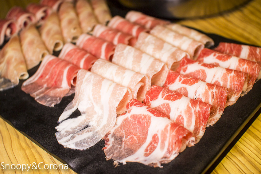 【台北美食】東區火鍋｜東區火鍋吃到飽｜火鍋殿～卜卜鍋滿滿蛤蜊好鮮美，澳洲和牛、戰車龍蝦、青蟹足吃到飽