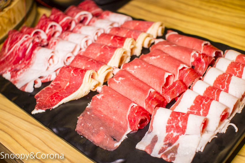 【台北美食】東區火鍋｜東區火鍋吃到飽｜火鍋殿～卜卜鍋滿滿蛤蜊好鮮美，澳洲和牛、戰車龍蝦、青蟹足吃到飽