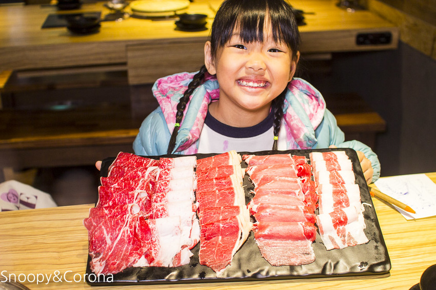 【台北美食】東區火鍋｜東區火鍋吃到飽｜火鍋殿～卜卜鍋滿滿蛤蜊好鮮美，澳洲和牛、戰車龍蝦、青蟹足吃到飽