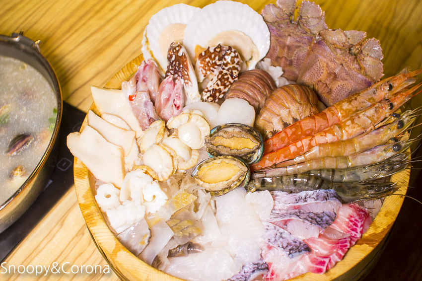 【台北美食】東區火鍋｜東區火鍋吃到飽｜火鍋殿～卜卜鍋滿滿蛤蜊好鮮美，澳洲和牛、戰車龍蝦、青蟹足吃到飽