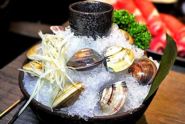 千荷田日式涮涮鍋-永安店：‖食記‖ 千荷田日式涮涮鍋-永安店 ｜雙拼超值鍋｜招牌羊肉鍋｜昆布湯底｜ 麻辣湯底（捷運永安市場美食）