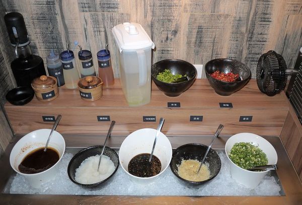 千荷田日式涮涮鍋-永安店：‖食記‖ 千荷田日式涮涮鍋-永安店 ｜雙拼超值鍋｜招牌羊肉鍋｜昆布湯底｜ 麻辣湯底（捷運永安市場美食）