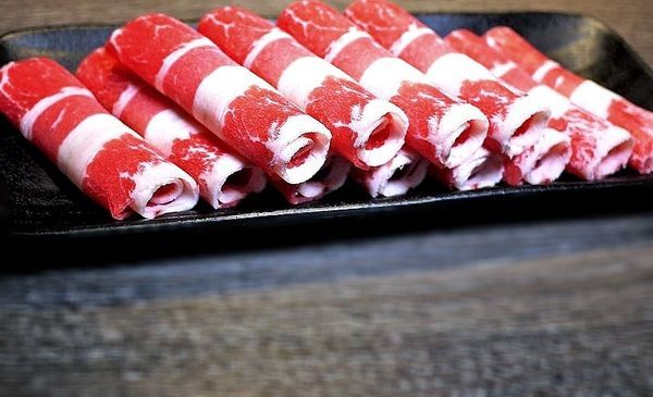 千荷田日式涮涮鍋-永安店：‖食記‖ 千荷田日式涮涮鍋-永安店 ｜雙拼超值鍋｜招牌羊肉鍋｜昆布湯底｜ 麻辣湯底（捷運永安市場美食）