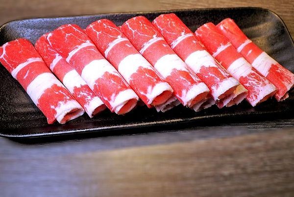 千荷田日式涮涮鍋-永安店：‖食記‖ 千荷田日式涮涮鍋-永安店 ｜雙拼超值鍋｜招牌羊肉鍋｜昆布湯底｜ 麻辣湯底（捷運永安市場美食）