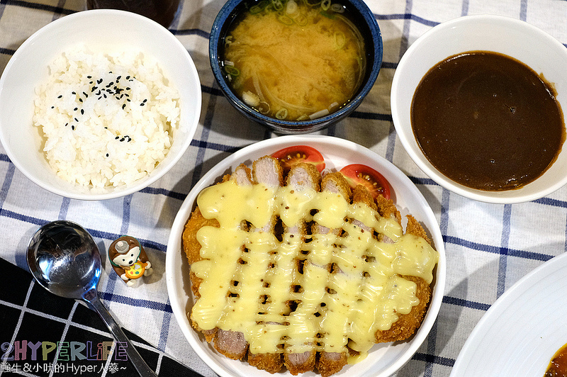 90小餐館,丼飯,台中北屯美食,台中日式咖哩,台中美食,台中義大利麵,台中義式,台中聚餐餐廳,平價美食,披薩,旱溪美食,蛋包飯 @強生與小吠的Hyper人蔘~