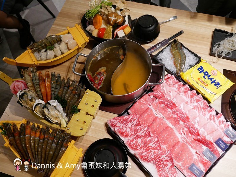 《新竹好吃火鍋推薦》大魔大滿足鍋物大遠百店。各國頂級和牛肉品海鮮吃好吃滿。辦大魔卡送海鮮船。光棍節最新消費優惠分享︱(影片) 《新竹好吃火鍋推薦》大魔大滿足鍋物大遠百店。各國頂級和牛肉品海鮮吃好吃滿。辦大魔卡送海鮮船。光棍節最新消費優惠分享︱(影片)