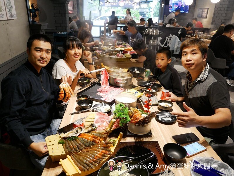 《新竹好吃火鍋推薦》大魔大滿足鍋物大遠百店。各國頂級和牛肉品海鮮吃好吃滿。辦大魔卡送海鮮船。光棍節最新消費優惠分享︱(影片) 《新竹好吃火鍋推薦》大魔大滿足鍋物大遠百店。各國頂級和牛肉品海鮮吃好吃滿。辦大魔卡送海鮮船。光棍節最新消費優惠分享︱(影片)