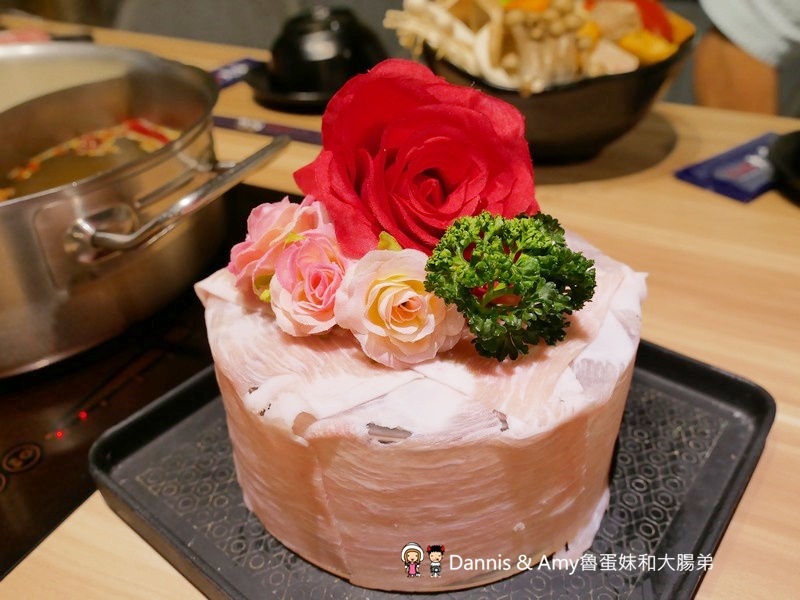 《新竹父親節餐廳推薦》預訂父親節套餐首選-大魔大滿足鍋物大遠百店。陪老公老爸吃頂級夢幻逸品日本A5和牛海鮮火鍋。最新優惠分享使用振興券可享加碼優惠︱（影片）