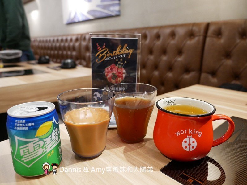 《新竹大遠百火鍋》大魔大滿足鍋物。全台最強肉品火鍋。霸氣A5日本和牛大魔神x波斯頓龍蝦深海蝦拼海鮮船︱開到凌晨的浮誇系鴛鴦火鍋餐廳 （影片）