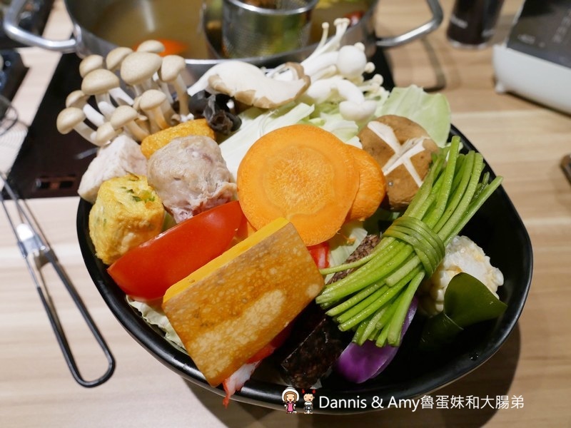 《新竹父親節餐廳推薦》預訂父親節套餐首選-大魔大滿足鍋物大遠百店。陪老公老爸吃頂級夢幻逸品日本A5和牛海鮮火鍋。最新優惠分享使用振興券可享加碼優惠︱（影片）