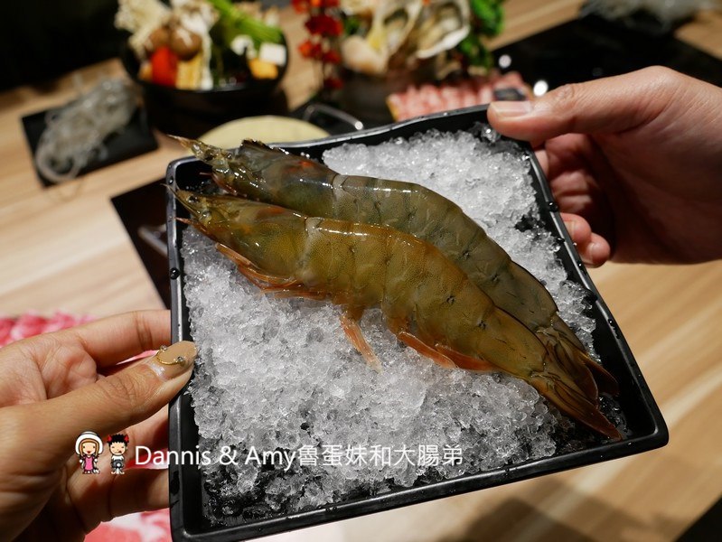 《新竹好吃火鍋推薦》大魔大滿足鍋物大遠百店。各國頂級和牛肉品海鮮吃好吃滿。辦大魔卡送海鮮船。光棍節最新消費優惠分享︱(影片) 《新竹好吃火鍋推薦》大魔大滿足鍋物大遠百店。各國頂級和牛肉品海鮮吃好吃滿。辦大魔卡送海鮮船。光棍節最新消費優惠分享︱(影片)