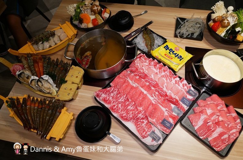 《新竹好吃火鍋推薦》大魔大滿足鍋物大遠百店。各國頂級和牛肉品海鮮吃好吃滿。辦大魔卡送海鮮船。光棍節最新消費優惠分享︱(影片) 《新竹好吃火鍋推薦》大魔大滿足鍋物大遠百店。各國頂級和牛肉品海鮮吃好吃滿。辦大魔卡送海鮮船。光棍節最新消費優惠分享︱(影片)