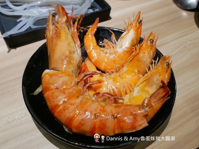 《新竹父親節餐廳推薦》預訂父親節套餐首選-大魔大滿足鍋物大遠百店。陪老公老爸吃頂級夢幻逸品日本A5和牛海鮮火鍋。最新優惠分享使用振興券可享加碼優惠︱（影片）