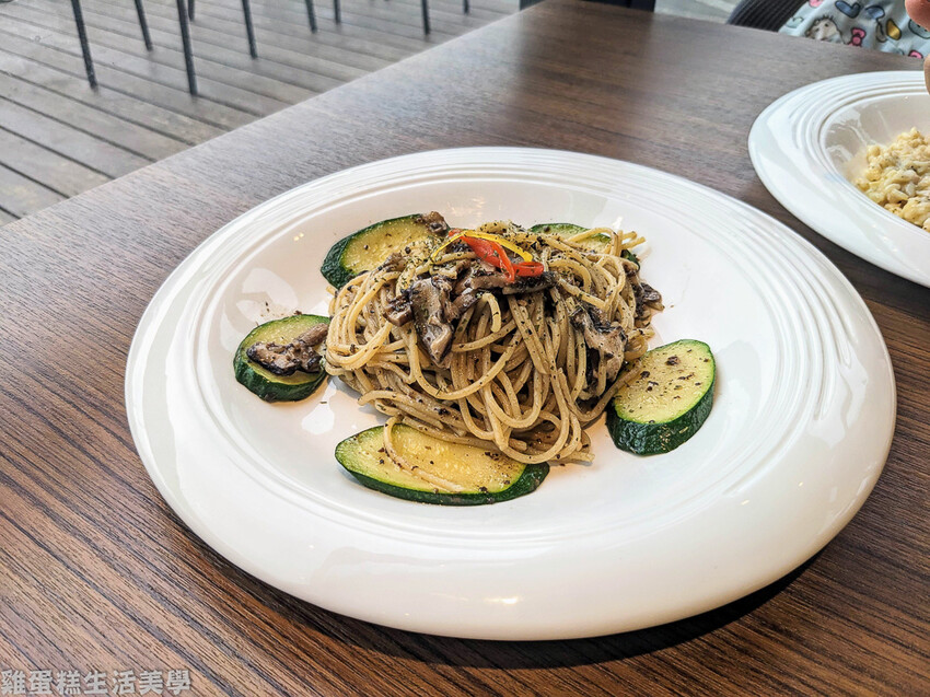 【新竹食記】卡菲努努親子寵物餐廳 - 超有趣親子寵物餐廳,小