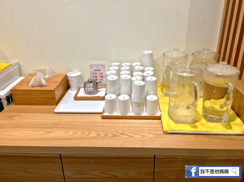 辣呼呼,大師兄,Lahuhu,我不是他媽媽,黯然銷魂,秘製咖哩飯,麻辣鴨血,麻辣豆腐,台北排隊名店,必訪美食,街拍美食,上班這黨事推薦,IG