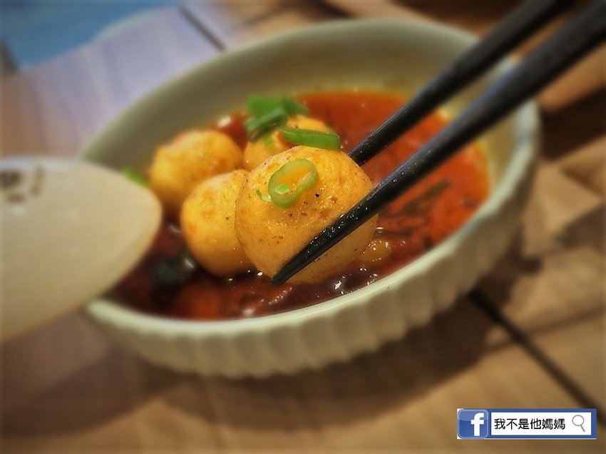 辣呼呼,大師兄,Lahuhu,我不是他媽媽,黯然銷魂,秘製咖哩飯,麻辣鴨血,麻辣豆腐,台北排隊名店,必訪美食,街拍美食,上班這黨事推薦,IG