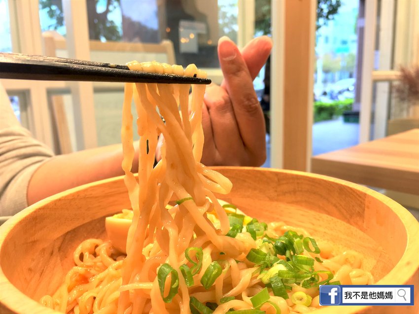 辣呼呼,大師兄,Lahuhu,我不是他媽媽,排隊名店,中山站排隊名店,永和四號公園,中和區中安街,永安捷運站,大師兄銷魂麵舖,麻辣,個人麻辣