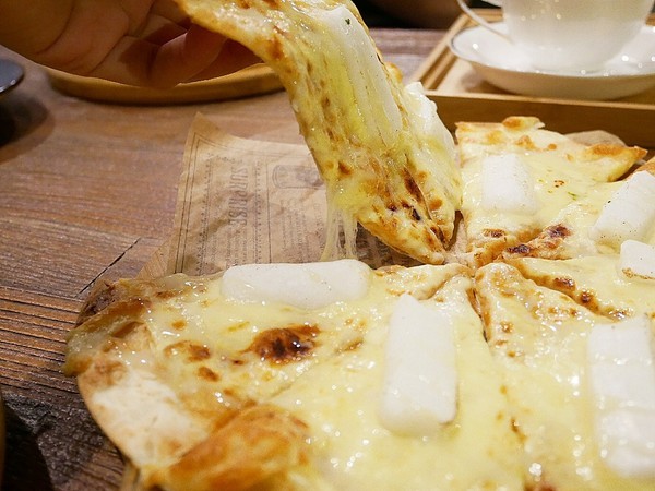 YATS台中 葉子洋食 品記宵夜:YATS台中 葉子洋食 品記宵夜-台中東區複合式餐廳 葉子大變身 一間店可以享用兩類餐點 來這邊從早吃到晚也不無聊