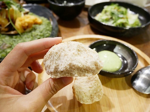 YATS台中 葉子洋食 品記宵夜:YATS台中 葉子洋食 品記宵夜-台中東區複合式餐廳 葉子大變身 一間店可以享用兩類餐點 來這邊從早吃到晚也不無聊