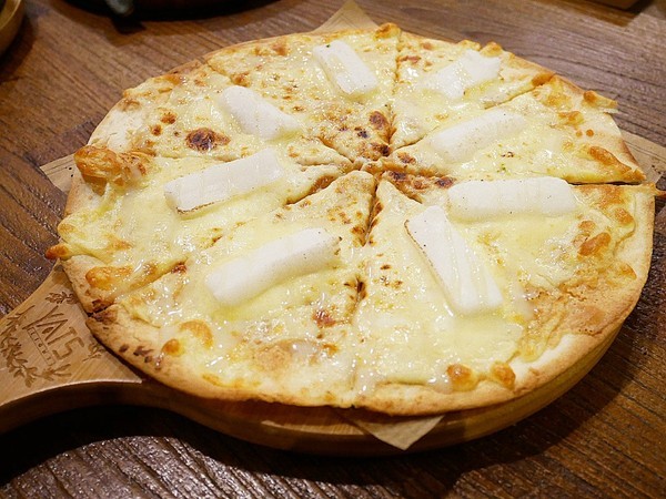 YATS台中 葉子洋食 品記宵夜:YATS台中 葉子洋食 品記宵夜-台中東區複合式餐廳 葉子大變身 一間店可以享用兩類餐點 來這邊從早吃到晚也不無聊