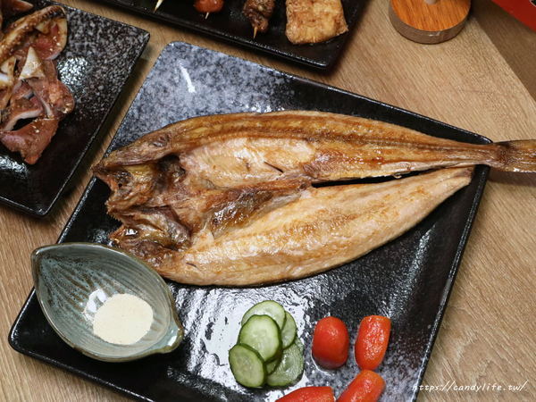 炭燒烤(逢甲店):台中美食│炭燒烤逢甲店〃逢甲必吃烤肉!價格親民,烤功了得,讓人一吃成主顧的炭燒烤~