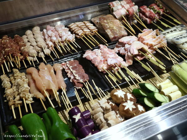 炭燒烤(逢甲店):台中美食│炭燒烤逢甲店〃逢甲必吃烤肉!價格親民,烤功了得,讓人一吃成主顧的炭燒烤~