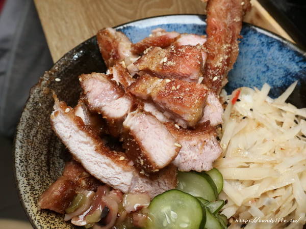 炭燒烤(逢甲店):台中美食│炭燒烤逢甲店〃逢甲必吃烤肉!價格親民,烤功了得,讓人一吃成主顧的炭燒烤~