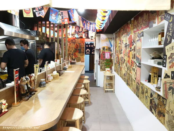 炭燒烤(逢甲店):台中美食│炭燒烤逢甲店〃逢甲必吃烤肉!價格親民,烤功了得,讓人一吃成主顧的炭燒烤~