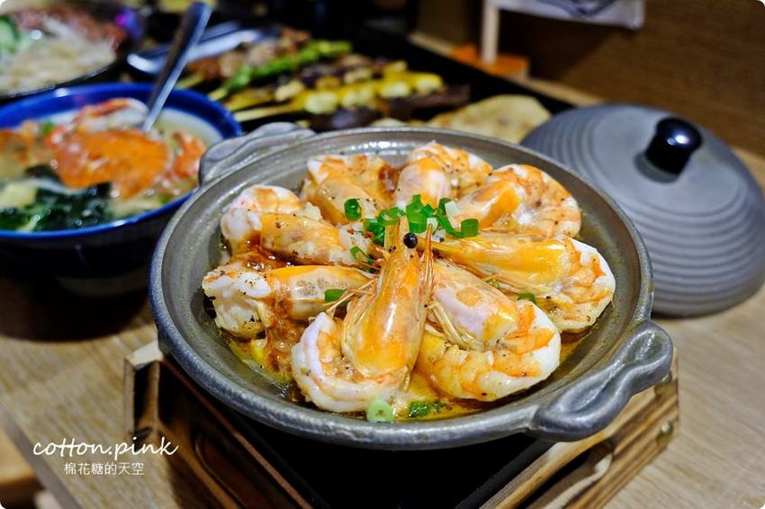 逢甲夜市隱藏版居酒屋-炭燒烤不只串燒好吃，牛排丼肉多到看不到飯了啦！