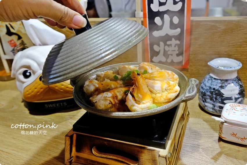 逢甲夜市隱藏版居酒屋-炭燒烤不只串燒好吃，牛排丼肉多到看不到飯了啦！