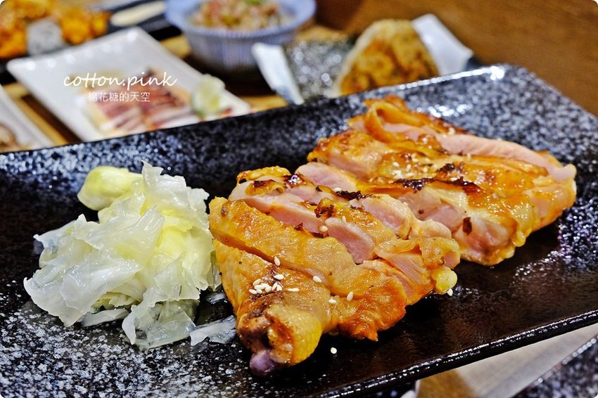 逢甲夜市隱藏版居酒屋-炭燒烤不只串燒好吃，牛排丼肉多到看不到飯了啦！