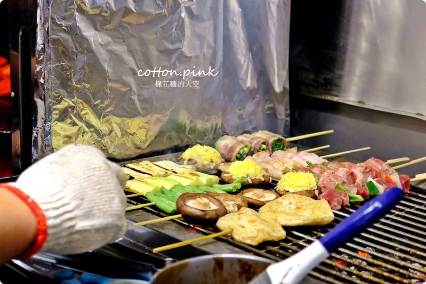 逢甲夜市隱藏版居酒屋-炭燒烤不只串燒好吃，牛排丼肉多到看不到飯了啦！