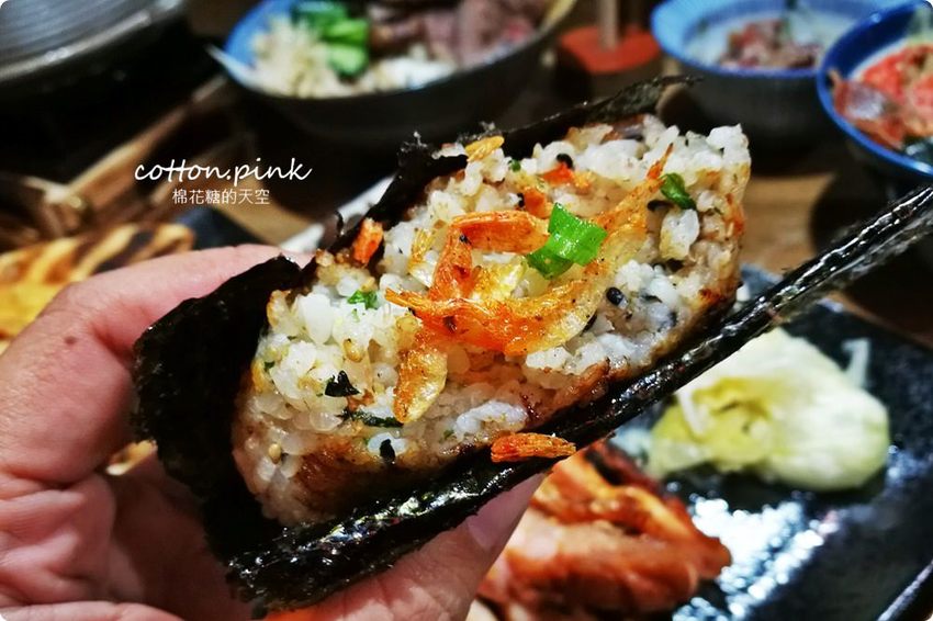 逢甲夜市隱藏版居酒屋-炭燒烤不只串燒好吃，牛排丼肉多到看不到飯了啦！