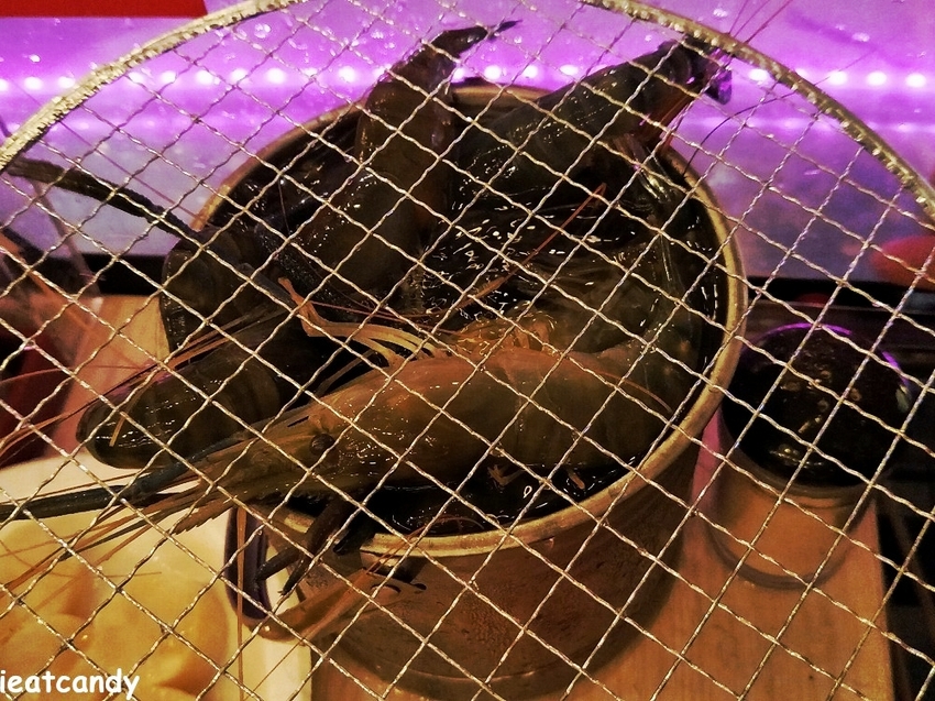 台中美食_泰夯蝦-正宗曼谷流水蝦│隱藏在龍富夜市的泰國蝦吃到飽！滿滿蝦子吃到過癮~ - 愛伊特candy的分享樂園