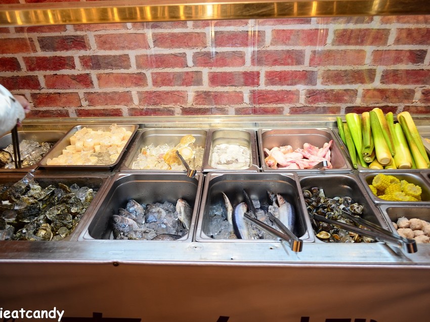 台中美食_泰夯蝦-正宗曼谷流水蝦│隱藏在龍富夜市的泰國蝦吃到飽！滿滿蝦子吃到過癮~ - 愛伊特candy的分享樂園