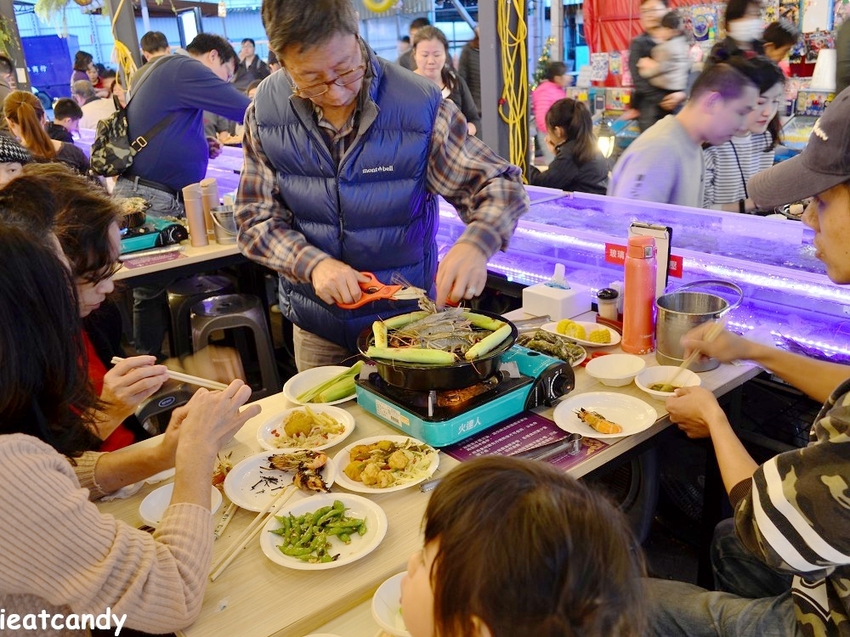 台中美食_泰夯蝦-正宗曼谷流水蝦│隱藏在龍富夜市的泰國蝦吃到飽！滿滿蝦子吃到過癮~ - 愛伊特candy的分享樂園