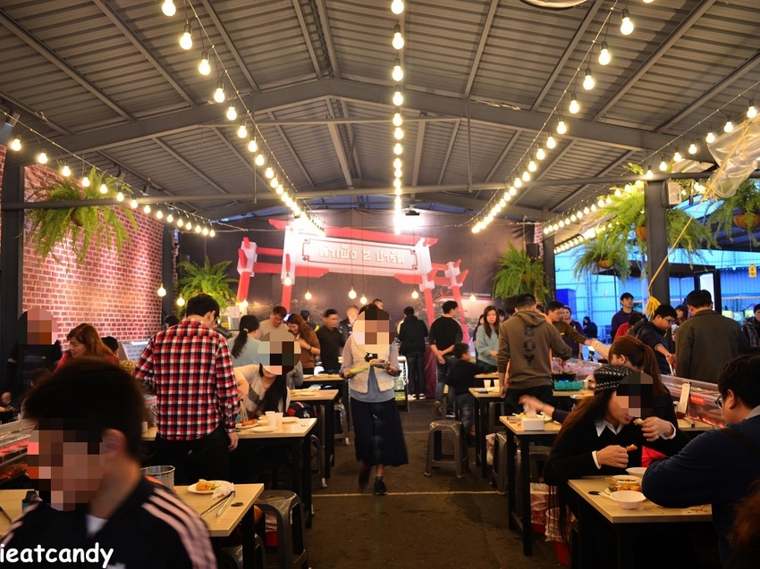 台中美食_泰夯蝦-正宗曼谷流水蝦│隱藏在龍富夜市的泰國蝦吃到飽！滿滿蝦子吃到過癮~ - 愛伊特candy的分享樂園