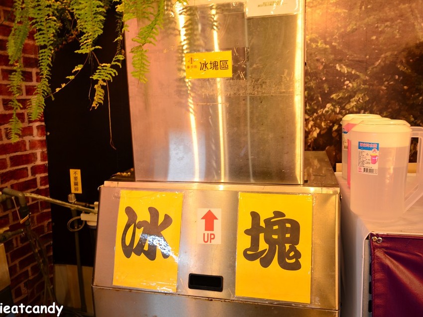 台中美食_泰夯蝦-正宗曼谷流水蝦│隱藏在龍富夜市的泰國蝦吃到飽！滿滿蝦子吃到過癮~ - 愛伊特candy的分享樂園