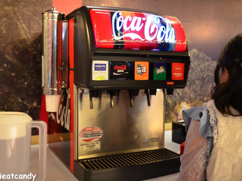 台中美食_泰夯蝦-正宗曼谷流水蝦│隱藏在龍富夜市的泰國蝦吃到飽！滿滿蝦子吃到過癮~ - 愛伊特candy的分享樂園